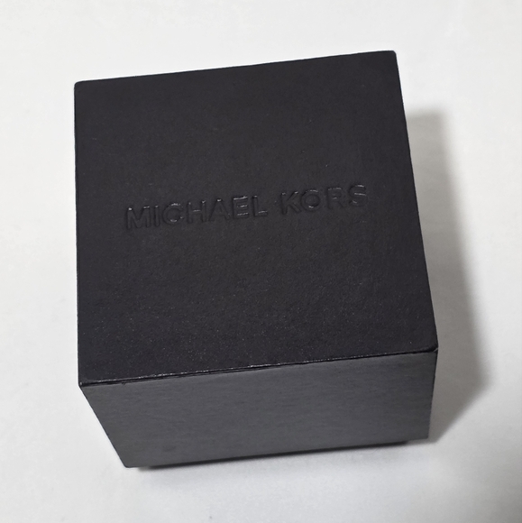Michael Kors Accessory Box - Picture 3 of 4